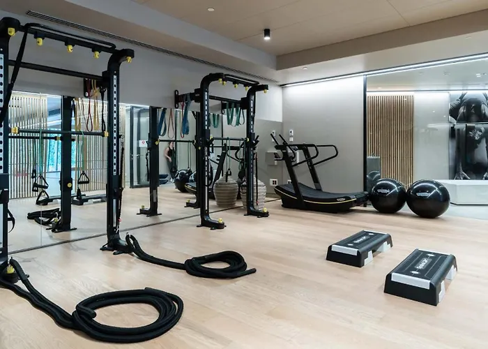 Arima & - Small Luxury