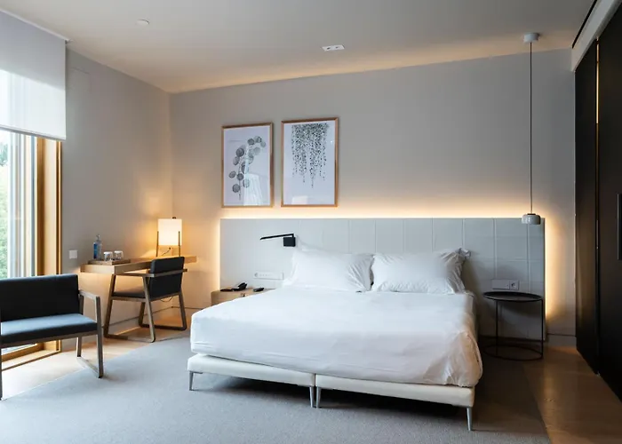 Arima & - Small Luxury